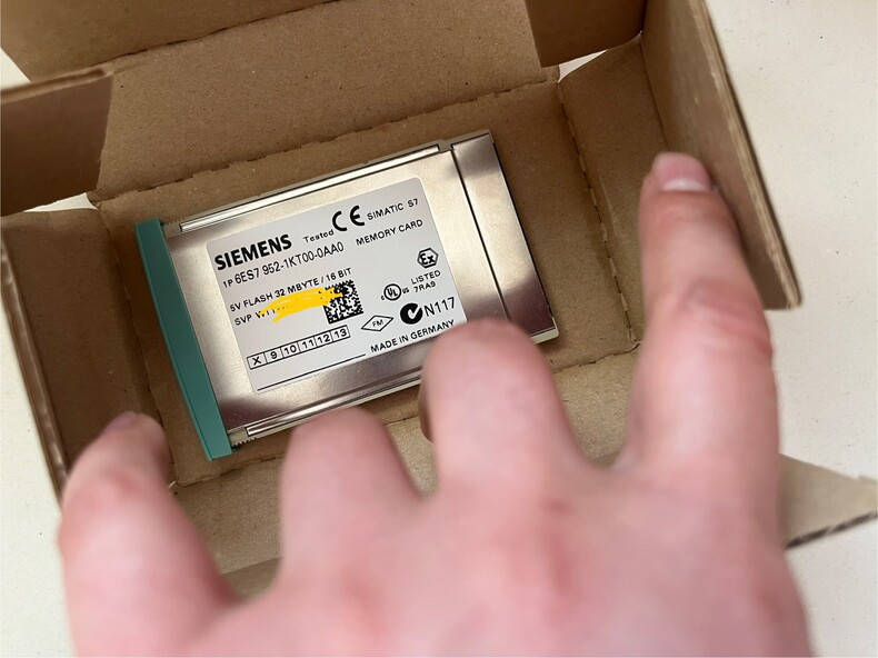 Siemens 6ES7952-1KT00-0AA0 Модуль S7-400