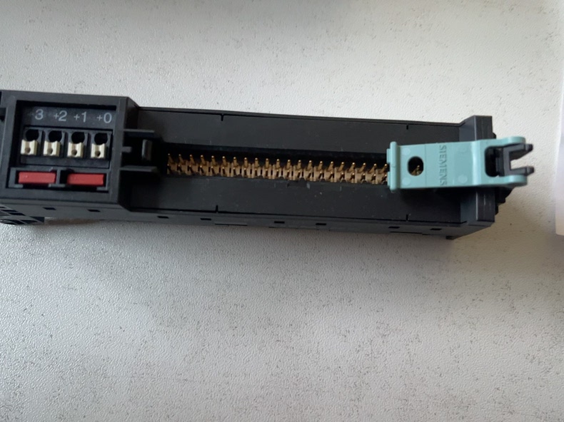Siemens 6ES7921-5CH20-0AA0 Модуль 2