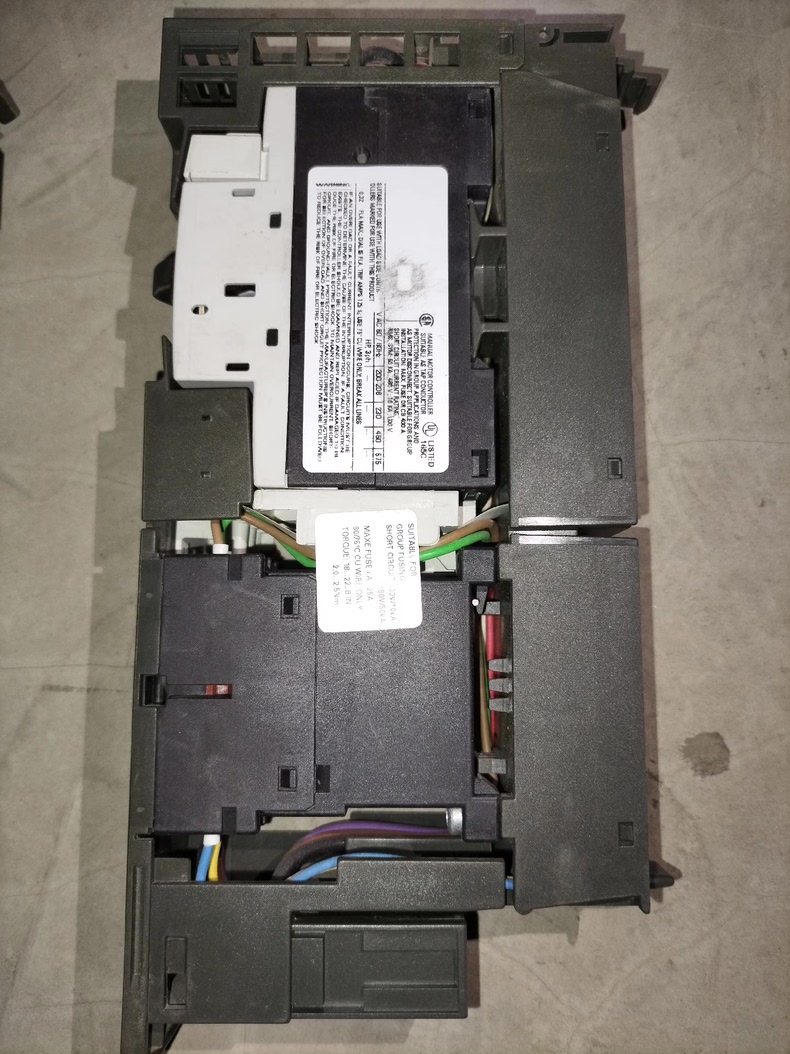 Siemens 3RK1301-0DB00-0AA2 Модуль ET-200 3