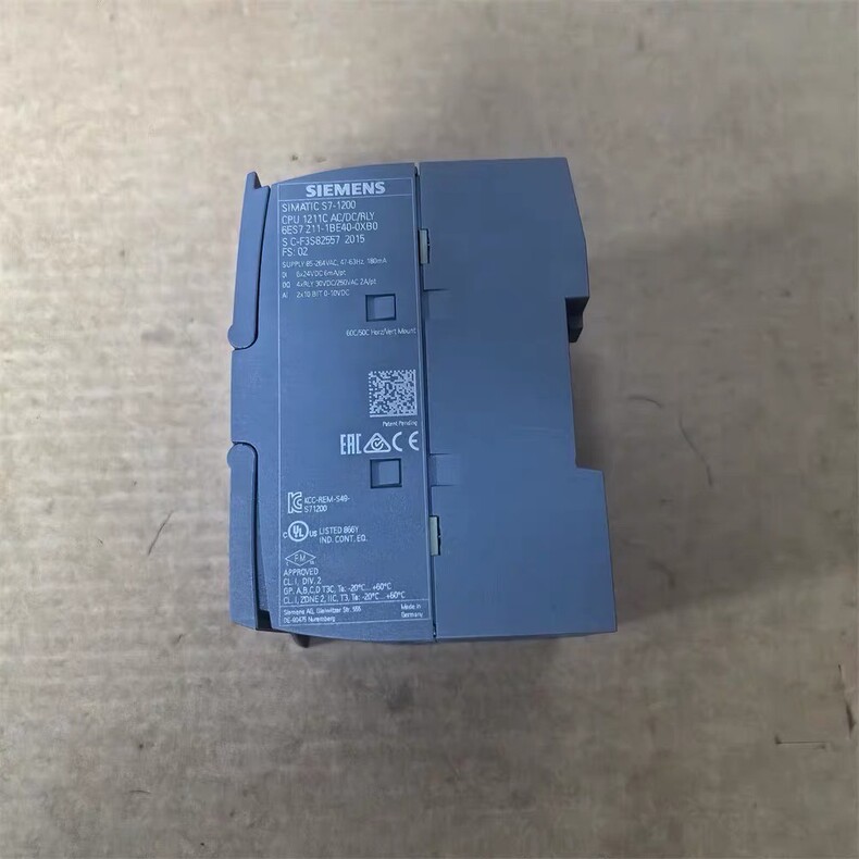 Siemens 6ES7211-1BE40-0XB0 CPU 1211C SIMATIC S7-1200 Центральный процессор 2