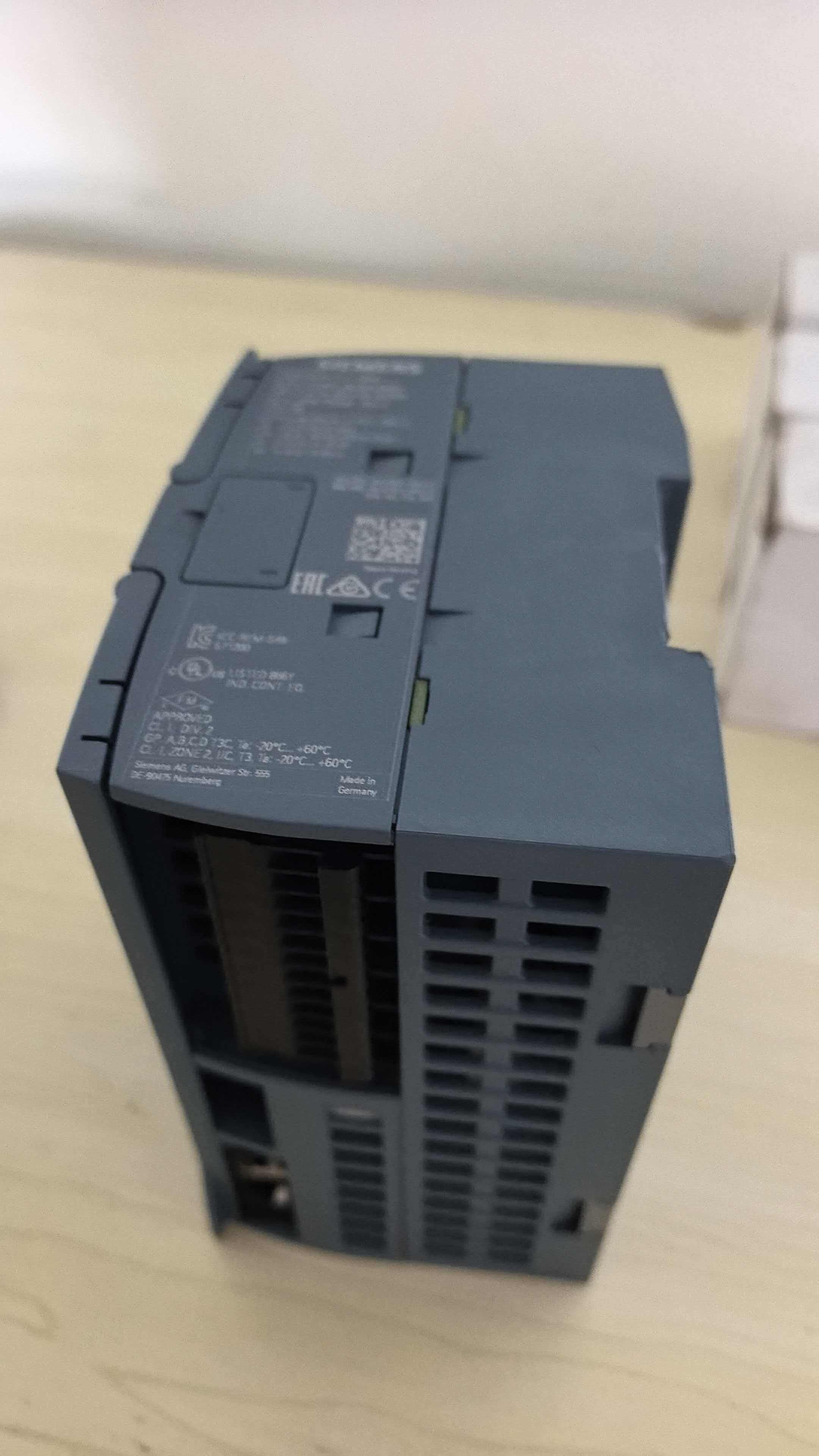 Siemens 6ES7215-1BG40-0XB0 CPU 1215C SIMATIC S7-1200 Центральный процессор 3