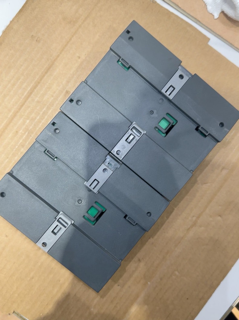 Siemens 6ES7288-1SR40-0AA0 CPU SR40 SIMATIC S7-200 Центральный процессор 3