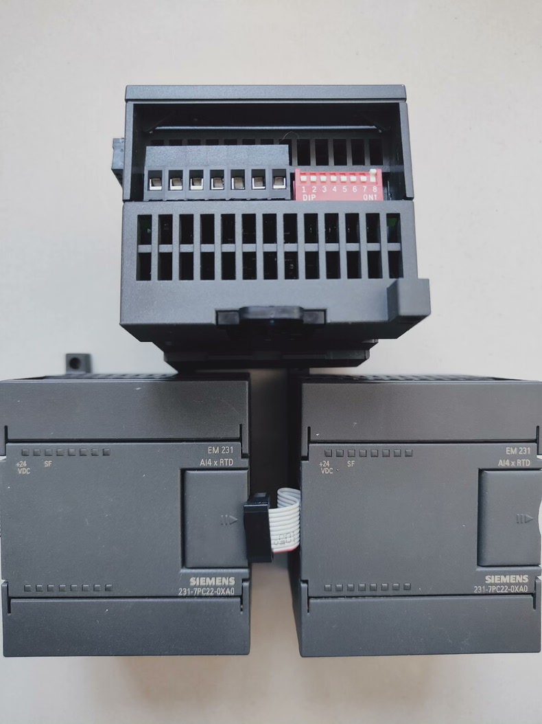 Siemens 6ES7231-7PC22-0XA0 EM 231 S7-200 Модуль дискретного ввода 5