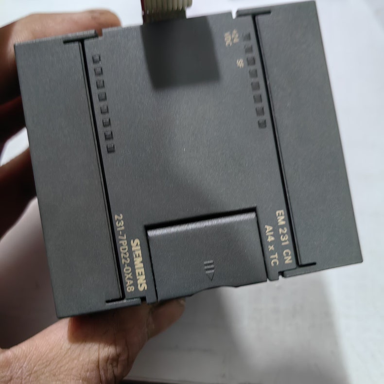 Siemens 6ES7231-7PD22-0XA0 EM 231 S7-200 Модуль дискретного ввода 2