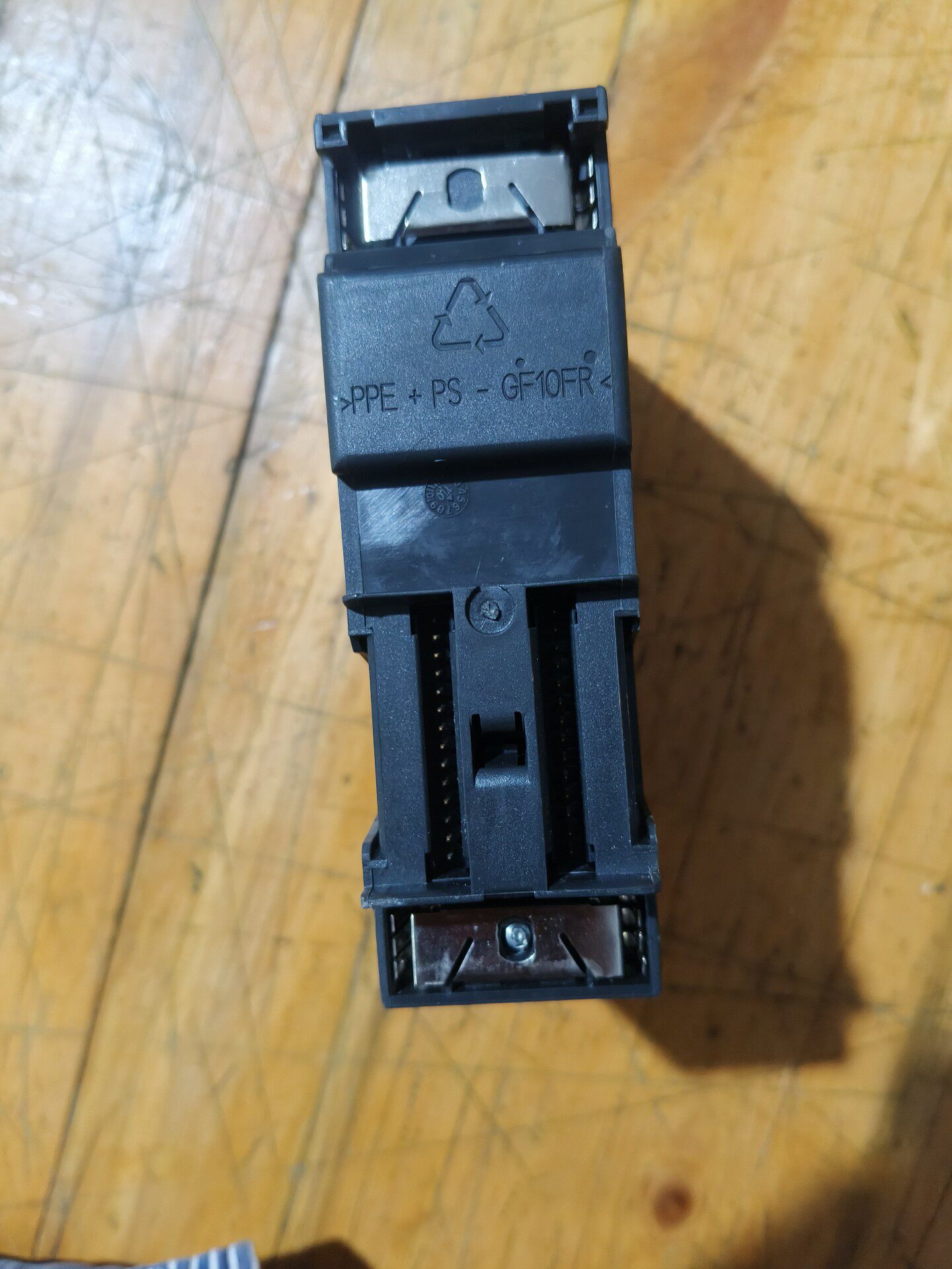 Siemens 6ES7322-1BL00-0AA0 SM 322 S7-300 Модуль дискретного вывода 3