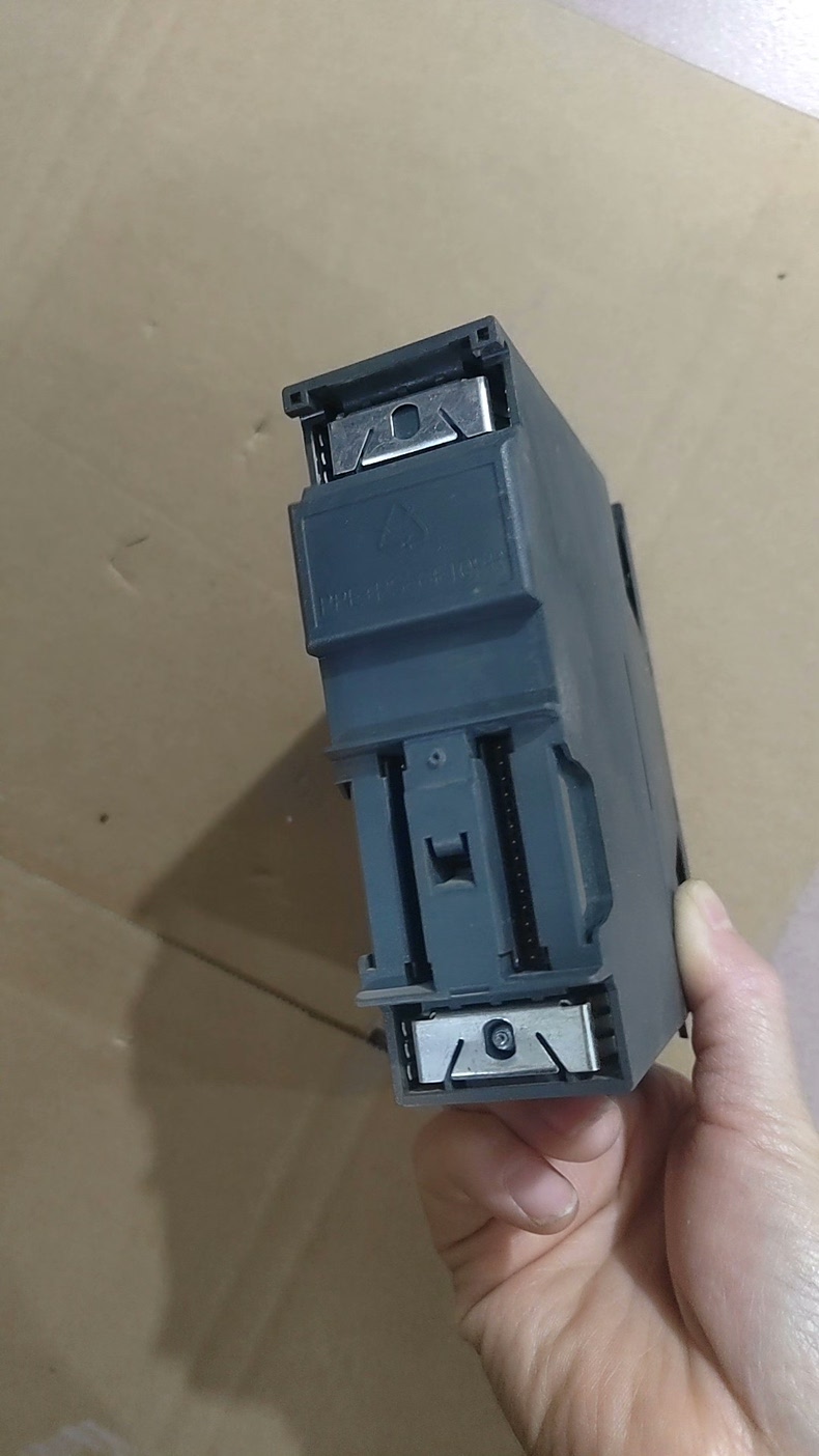 Siemens 6ES7332-5HB01-0AB0 SM 332 S7-300 Модуль дискретного вывода 4