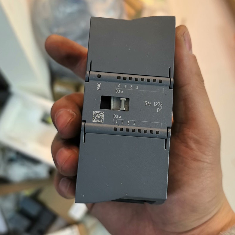 Siemens 6ES7222-1BF32-0XB0 SM 1222 S7-1200 Модуль дискретного вывода 2