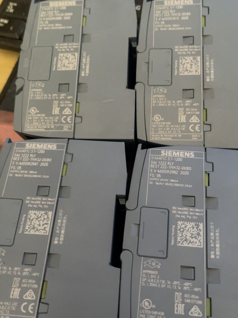 Siemens 6ES7222-1HH32-0XB0 SM 1222 S7-1200 Модуль дискретного вывода