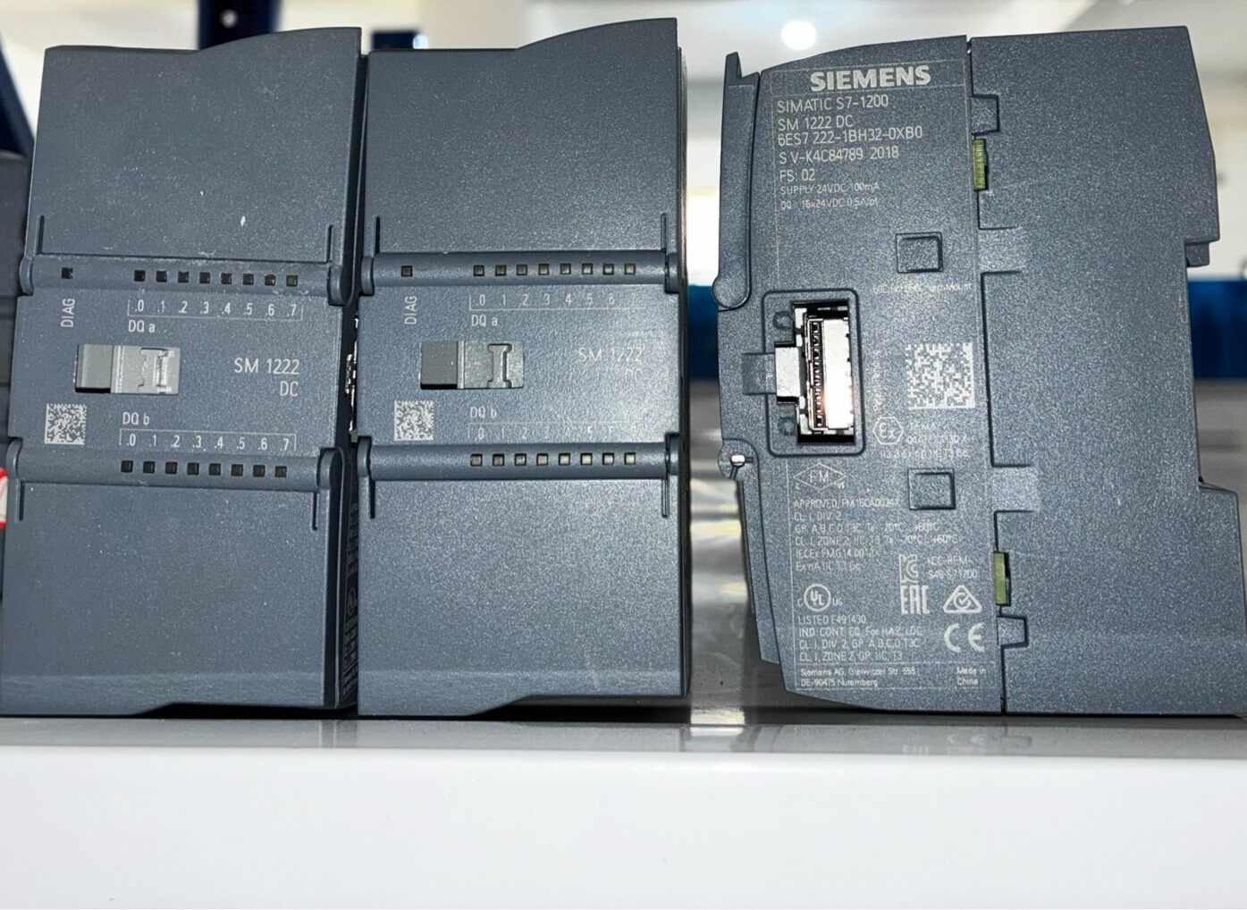 Siemens 6ES7223-1BL32-0XB0 SM 1223 S7-1200 Модуль дискретного ввода-вывода 3