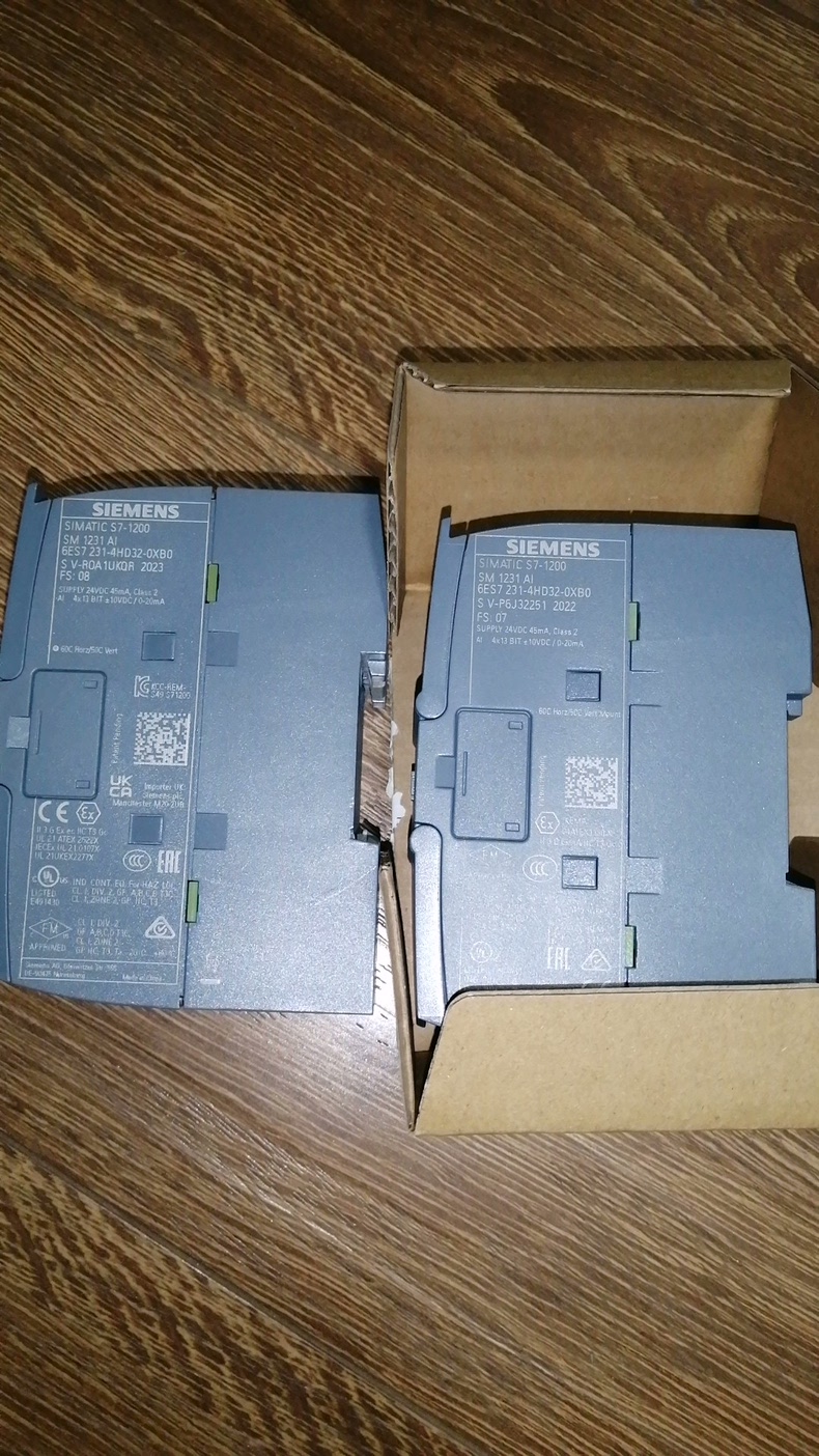 Siemens 6ES7231-4HD32-0XB0 SM 1231 S7-1200 Модуль дискретного ввода