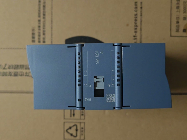 Siemens 6ES7231-4HF32-0XB0 SM 1231 S7-1200 Модуль дискретного ввода 2