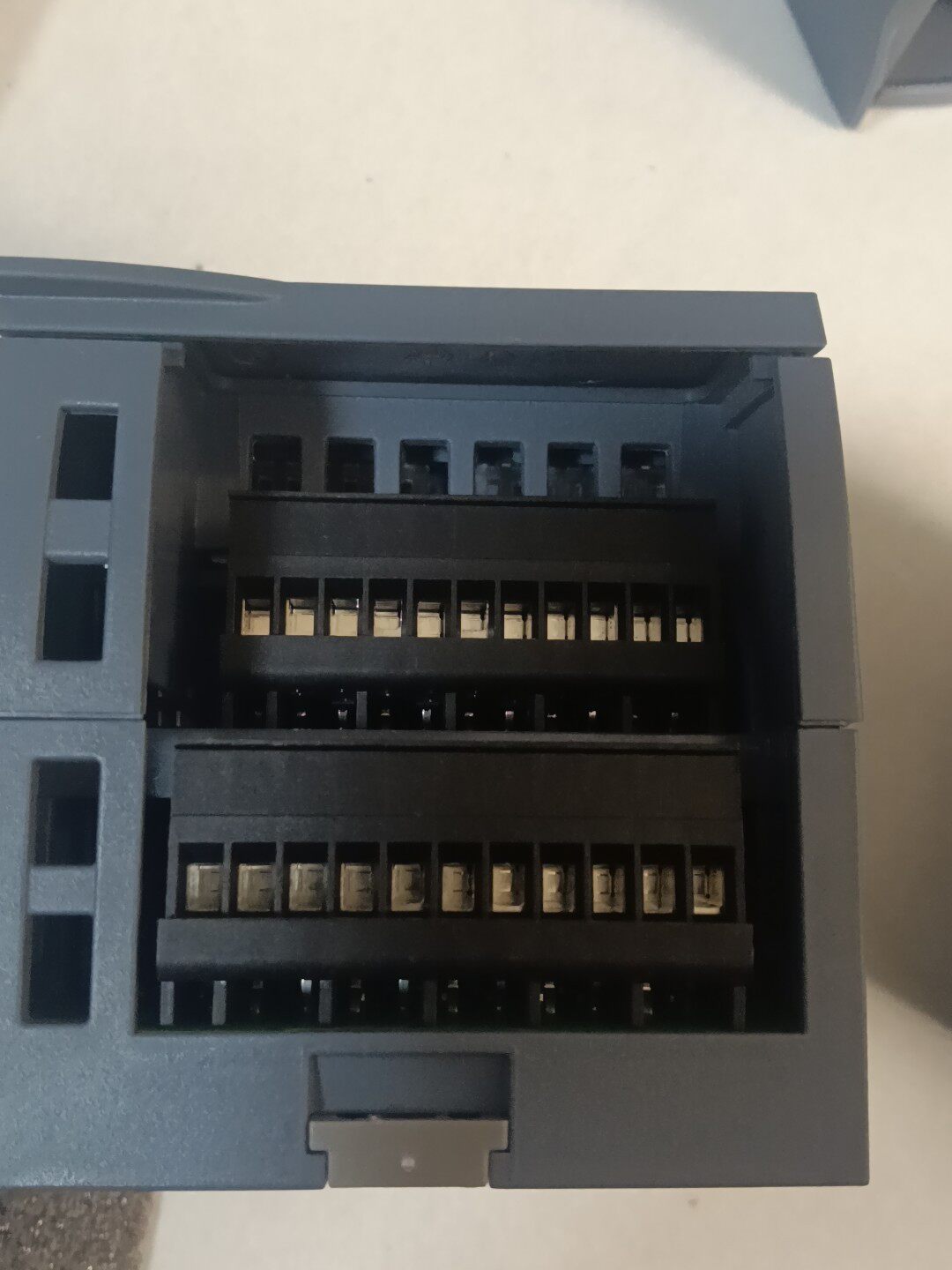 Siemens 6ES7231-5PF32-0XB0 SM 1231 S7-1200 Модуль дискретного ввода 4