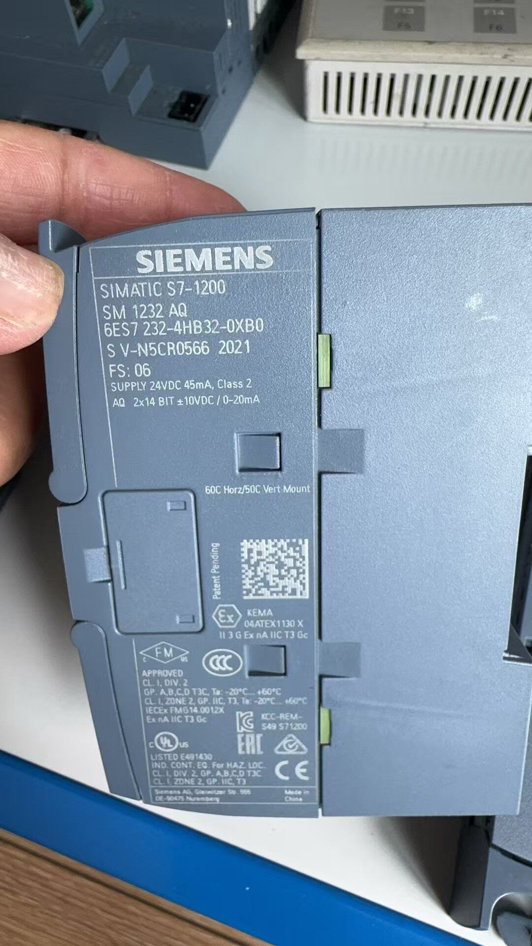 Siemens 6ES7232-4HB32-0XB0 SM 1232 S7-1200 Модуль дискретного вывода