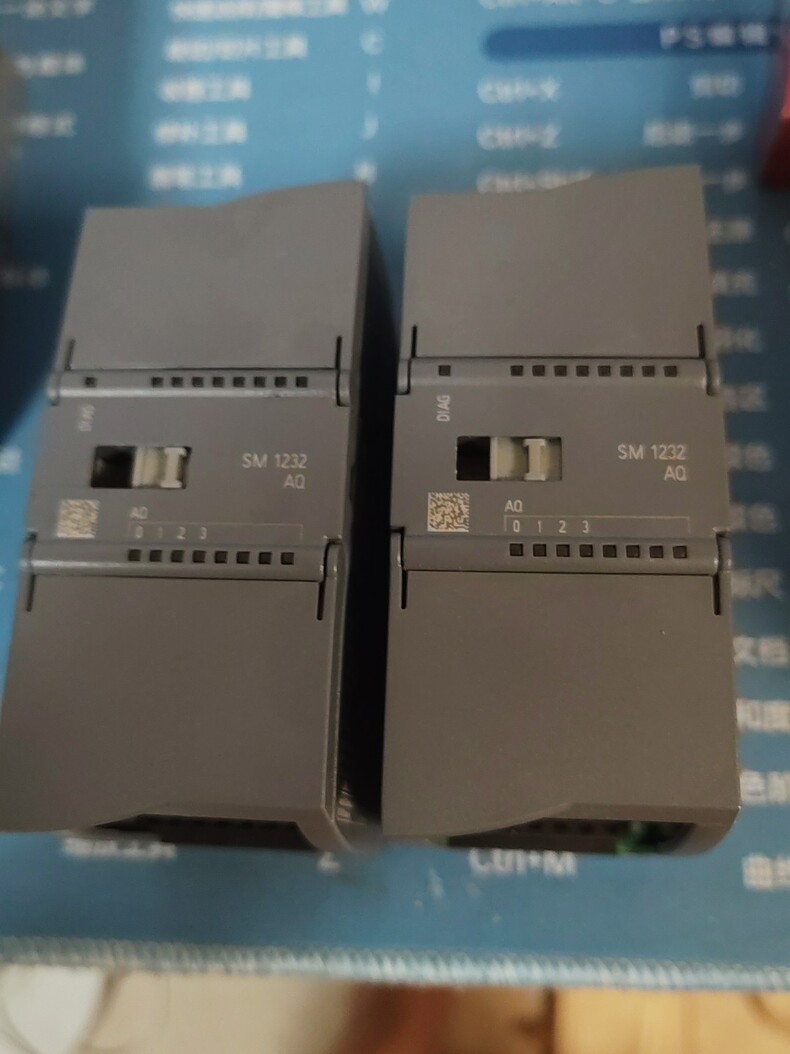 Siemens 6ES7232-4HD32-0XB0 SM 1232 S7-1200 Модуль дискретного вывода 2