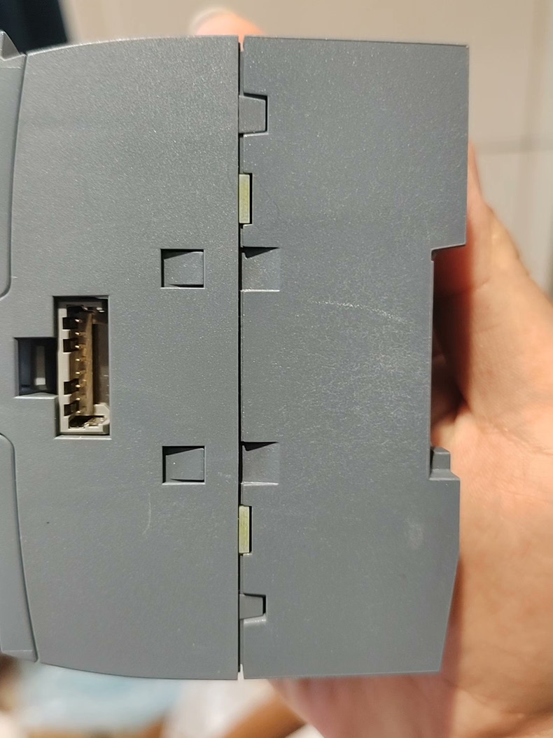 Siemens 6ES7234-4HE32-0XB0 SM 1234 S7-1200 Модуль дискретного ввода-вывода 3
