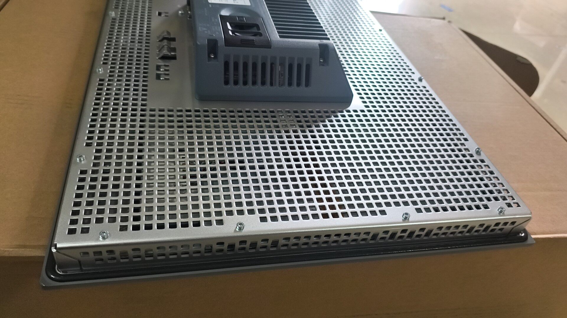 Siemens 6AV2124-0XC02-0AX1 TP2200 Панель оператора 2
