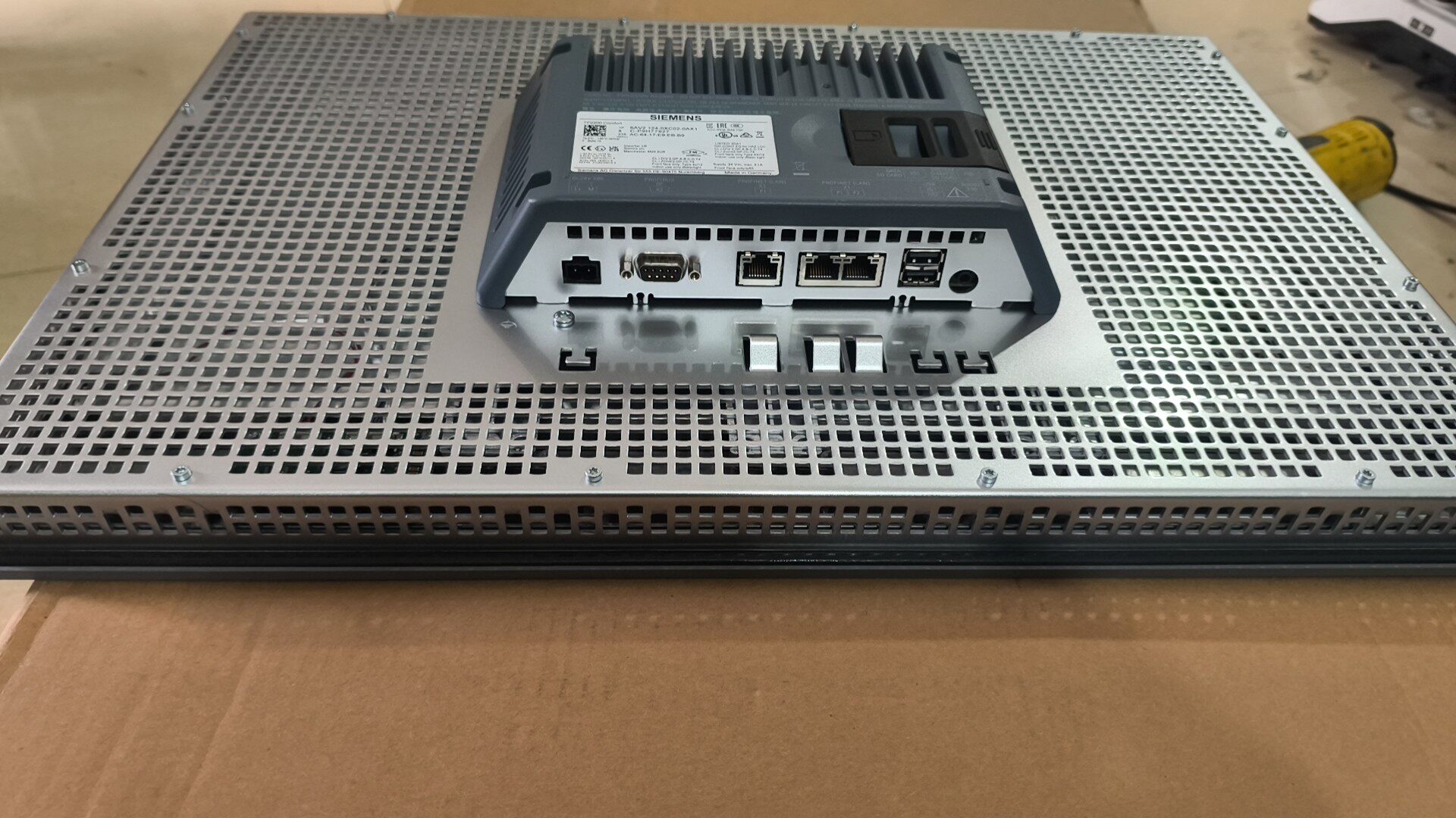 Siemens 6AV2124-0XC02-0AX1 TP2200 Панель оператора 3