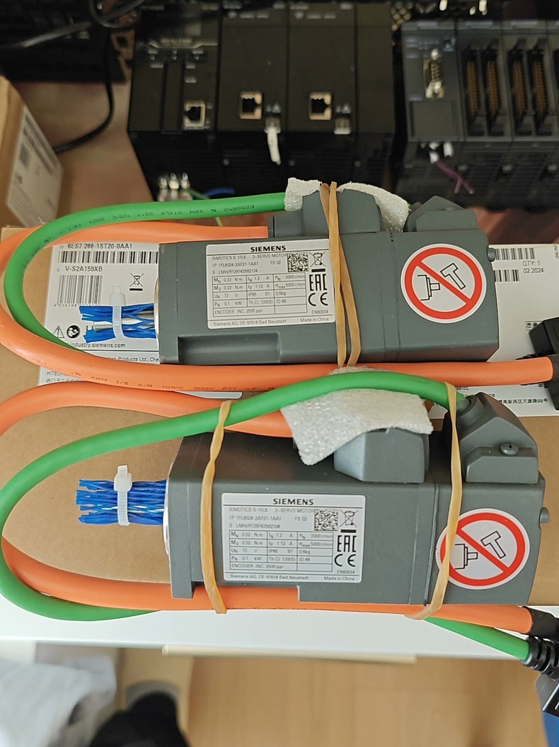 Siemens 1FL6024-2AF21-1AA1 SIMOTICS S-1FL6 Сервомотор 2