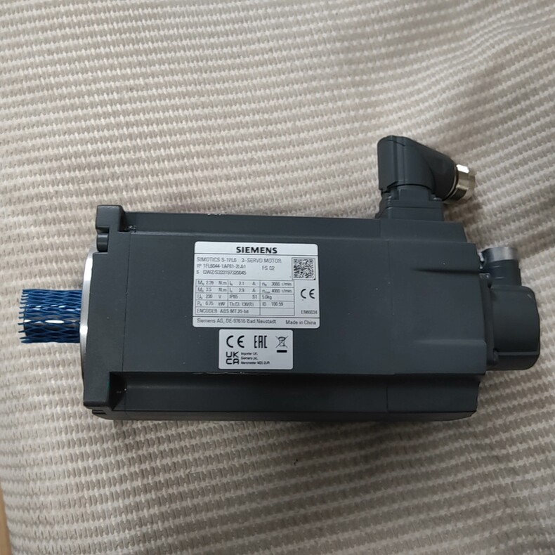 Siemens 1FL6061-1AC61-2AA1 SIMOTICS S-1FL6 Сервомотор