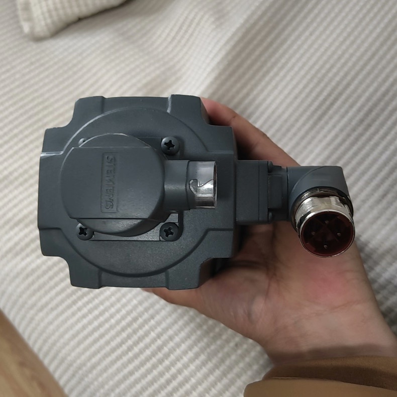 Siemens 1FL6061-1AC61-2AA1 SIMOTICS S-1FL6 Сервомотор 3