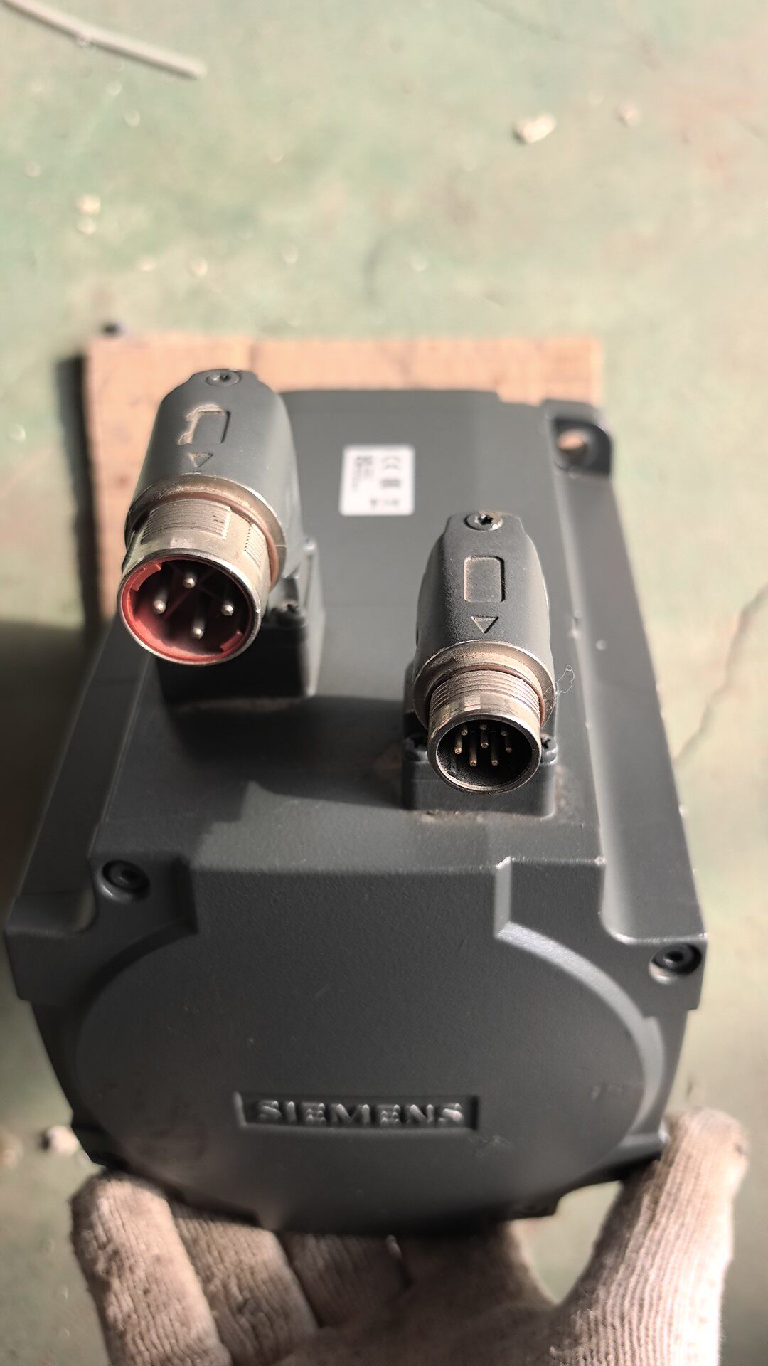 Siemens 1FL6064-1AC61-2AA1 SIMOTICS S-1FL6 Сервомотор 4