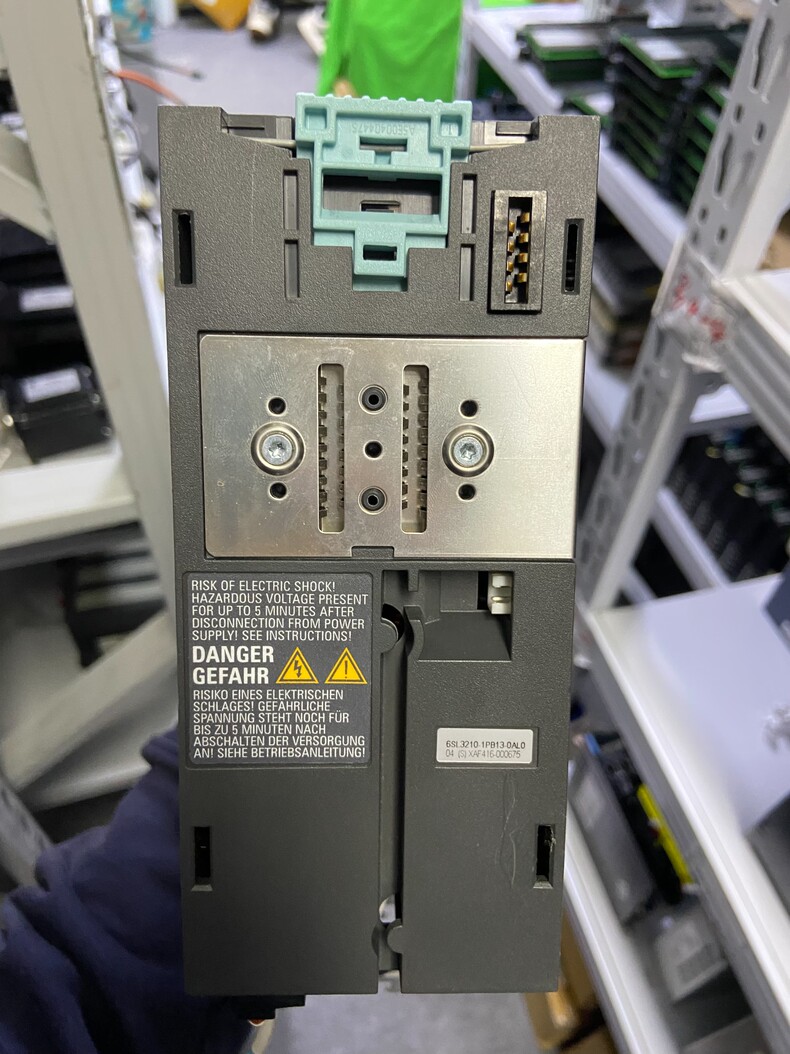 Siemens 6SL3210-1PB13-0AL0 PM240-2