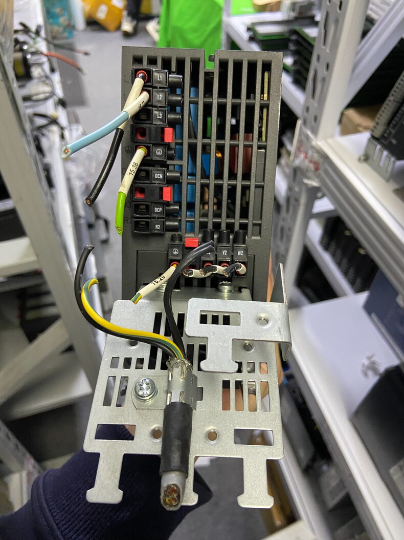Siemens 6SL3210-1PB13-0AL0 PM240-2 2