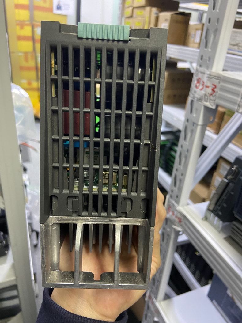 Siemens 6SL3210-1PB13-0AL0 PM240-2 3