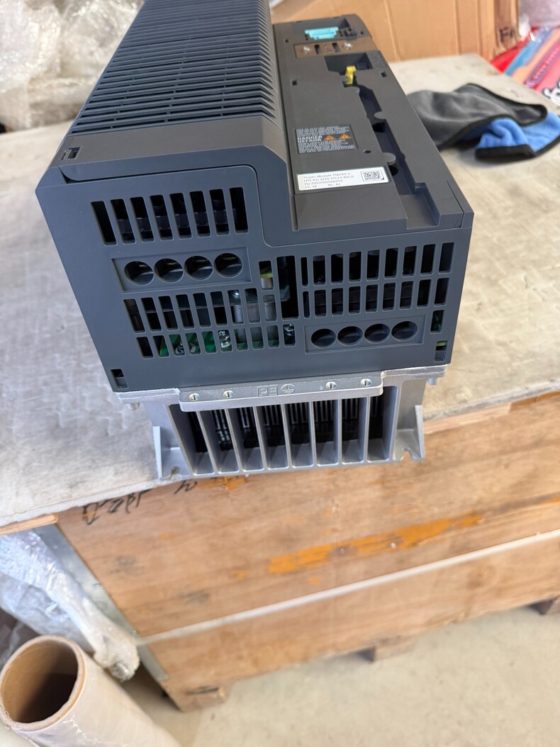 Siemens 6SL3210-1PE23-8AL0 PM240-2 2