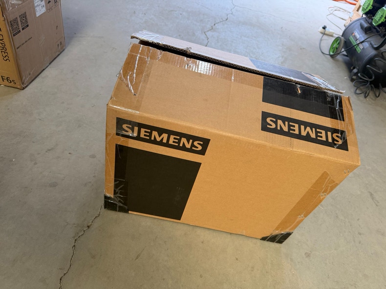 Siemens 6SL3210-1PE23-8AL0 PM240-2 6