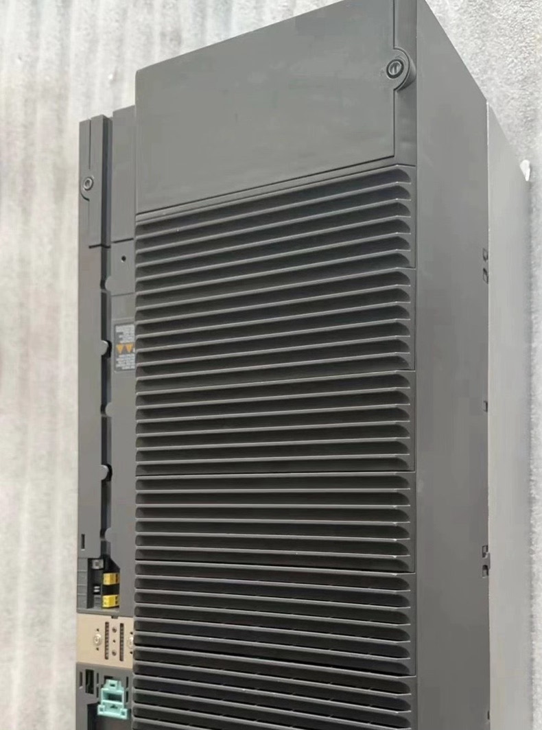 Siemens 6SL3210-1PE31-8AL0 PM240-2
