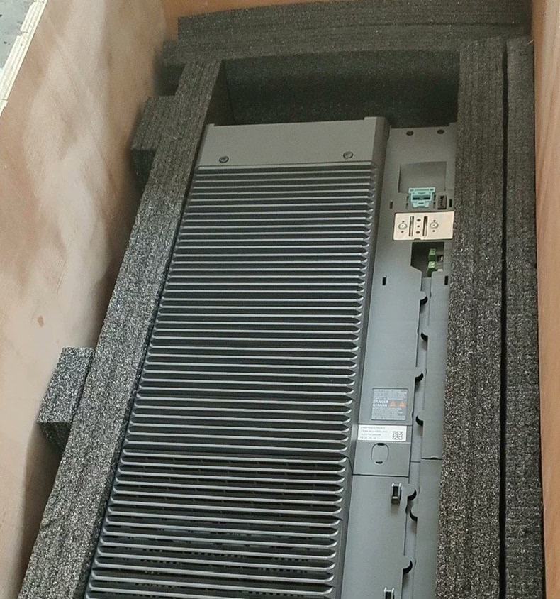 Siemens 6SL3210-1PE31-8AL0 PM240-2 2
