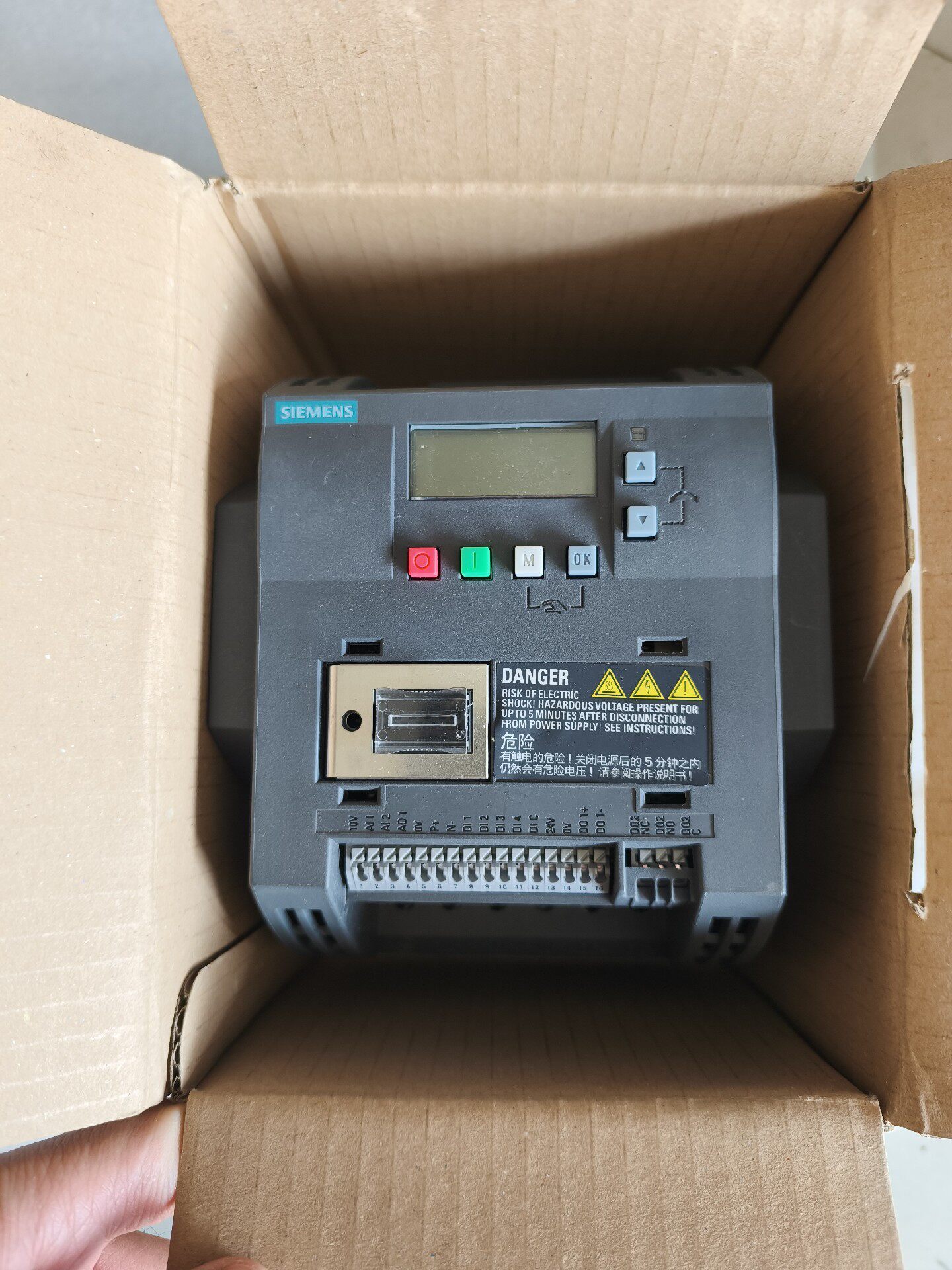 Siemens 6SL3210-5BE24-0UV0 SINAMICS V20 Преобразователь частоты