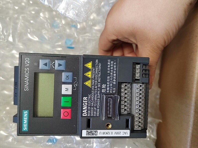 Siemens 6SL3210-5BB11-2UV1 SINAMICS V20 Преобразователь частоты 2