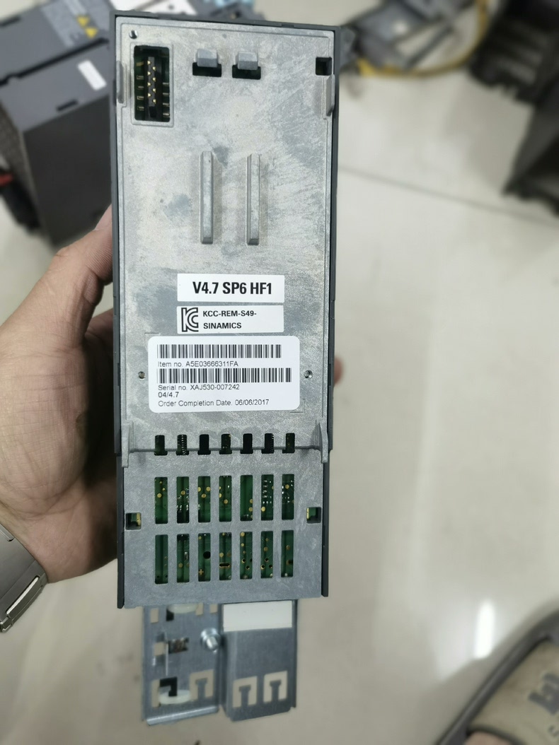 Siemens 6SL3243-0BB30-1HA3 SINAMICS G120P Преобразователь частоты 3