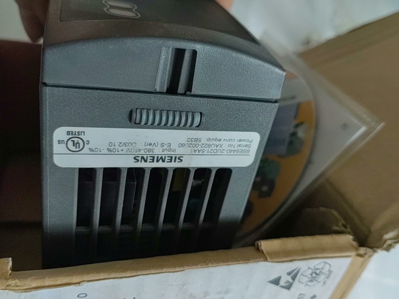 Siemens 6SE6440-2UD21-5AA1 MICROMASTER 440 Преобразователь частоты 2