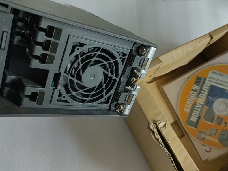 Siemens 6SE6440-2UD21-5AA1 MICROMASTER 440 Преобразователь частоты 3