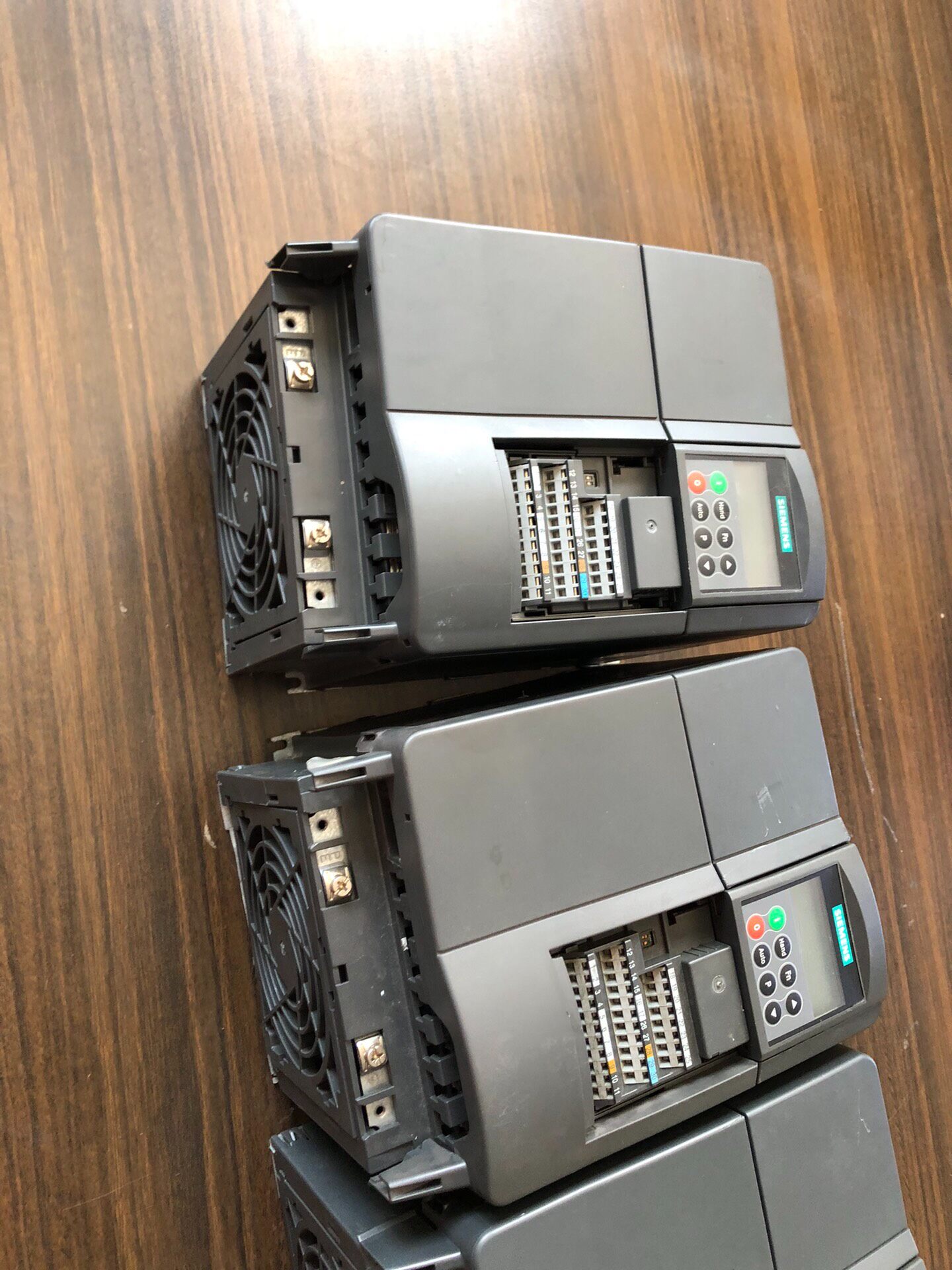 Siemens 6SE6440-2UD31-1CA1 MICROMASTER 440 Преобразователь частоты