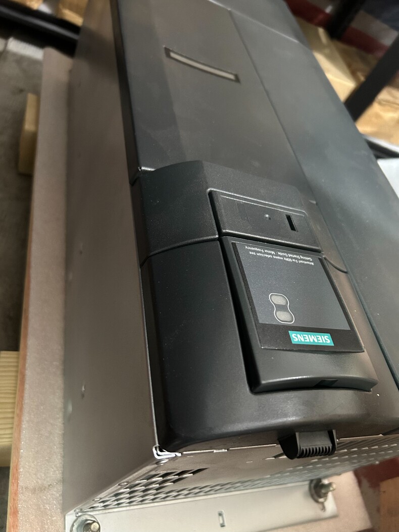 Siemens 6SE6440-2UD33-0EA1 MICROMASTER 440 Преобразователь частоты 6