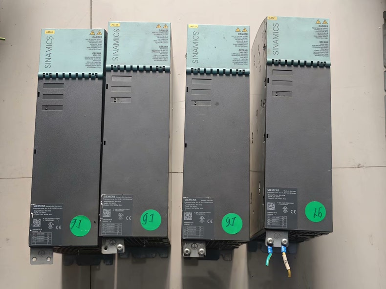 Siemens 6SL3120-1TE23-0AA3 SINAMICS S120 Сервопривод 3