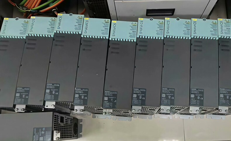 Siemens 6SL3120-1TE23-0AA3 SINAMICS S120 Сервопривод 4