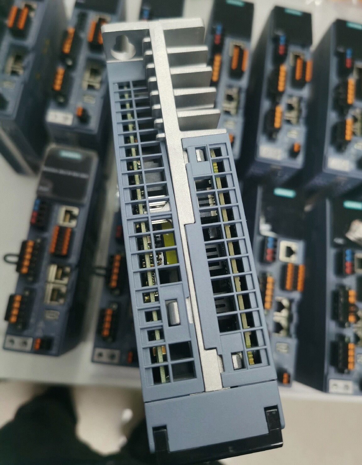 Siemens 6SL3210-5HB10-4UF0 SINAMICS S210 Сервопривод 4