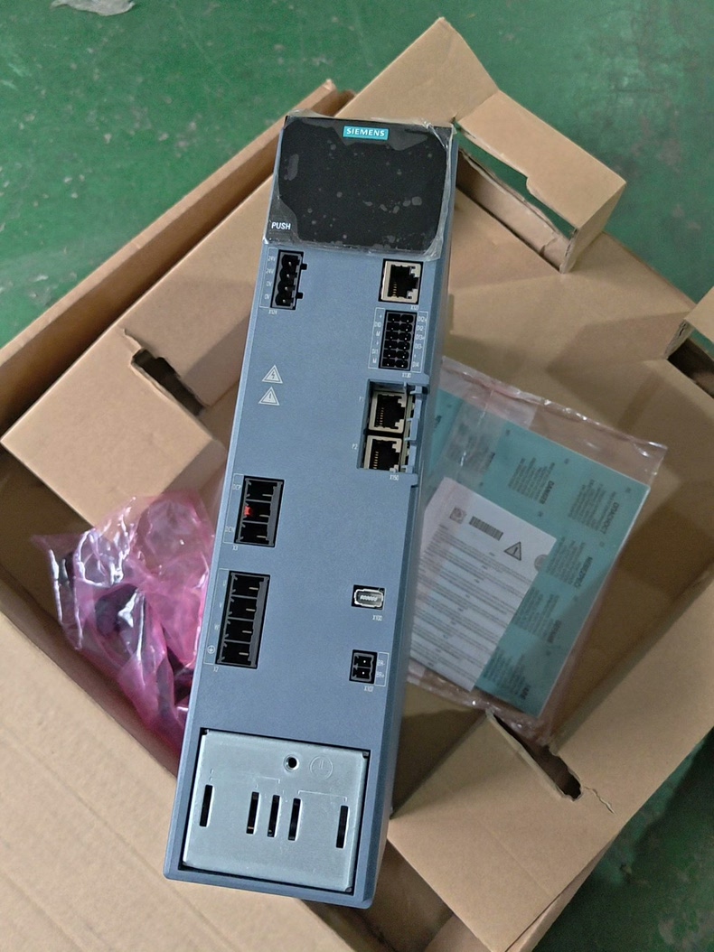 Siemens 6SL3210-5HE11-5UF0 SINAMICS S210 Сервопривод