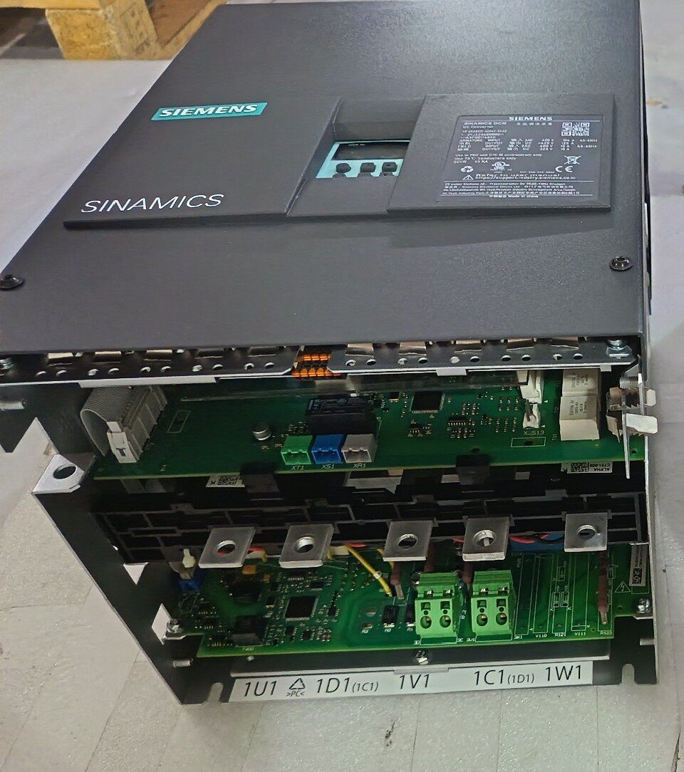 Siemens 6RA8031-6DV62-0AA0 SINAMICS DCM Преобразователь постоянного тока