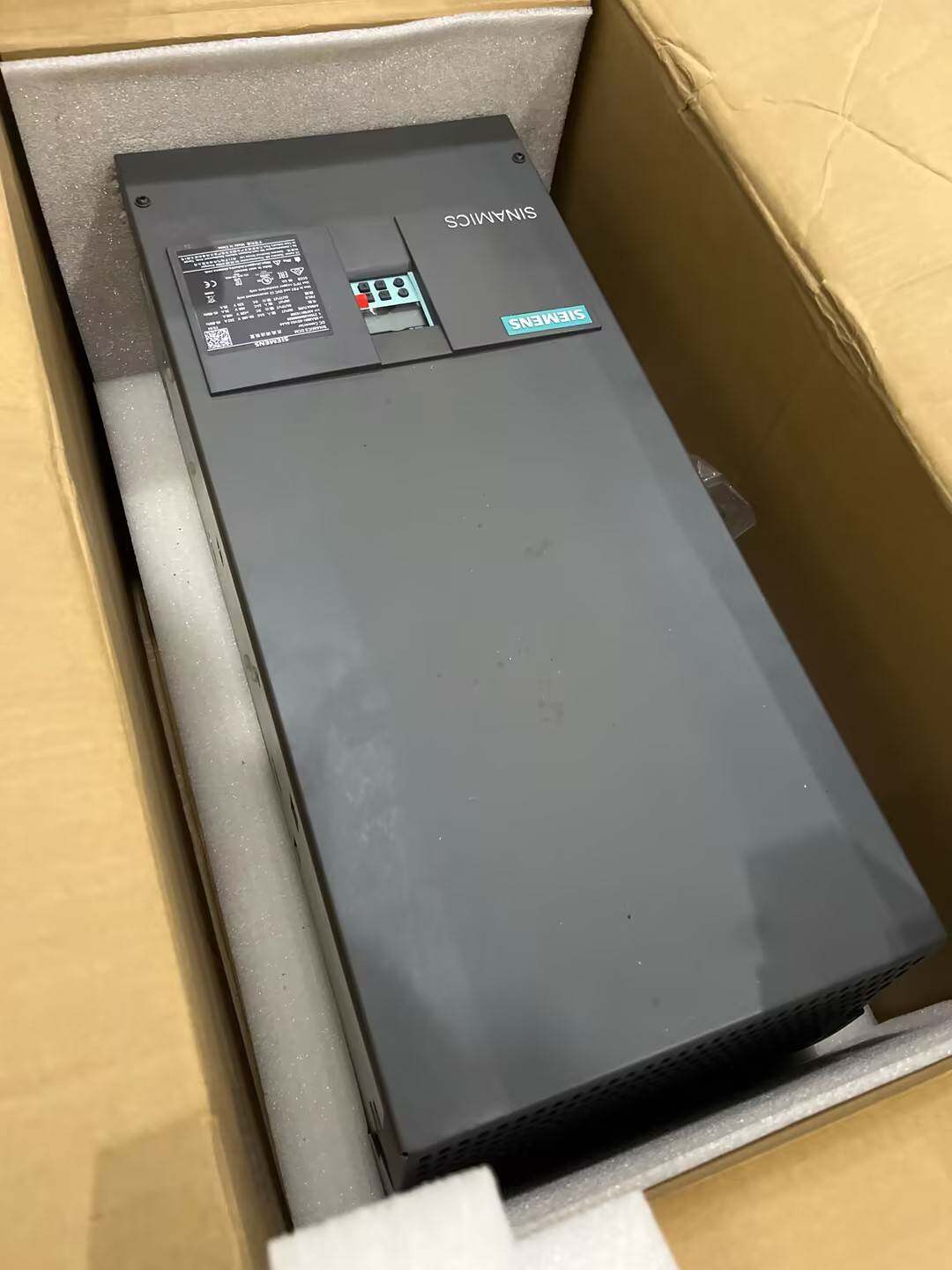 Siemens 6RA8081-6DV62-0AA0 SINAMICS DCM Преобразователь постоянного тока