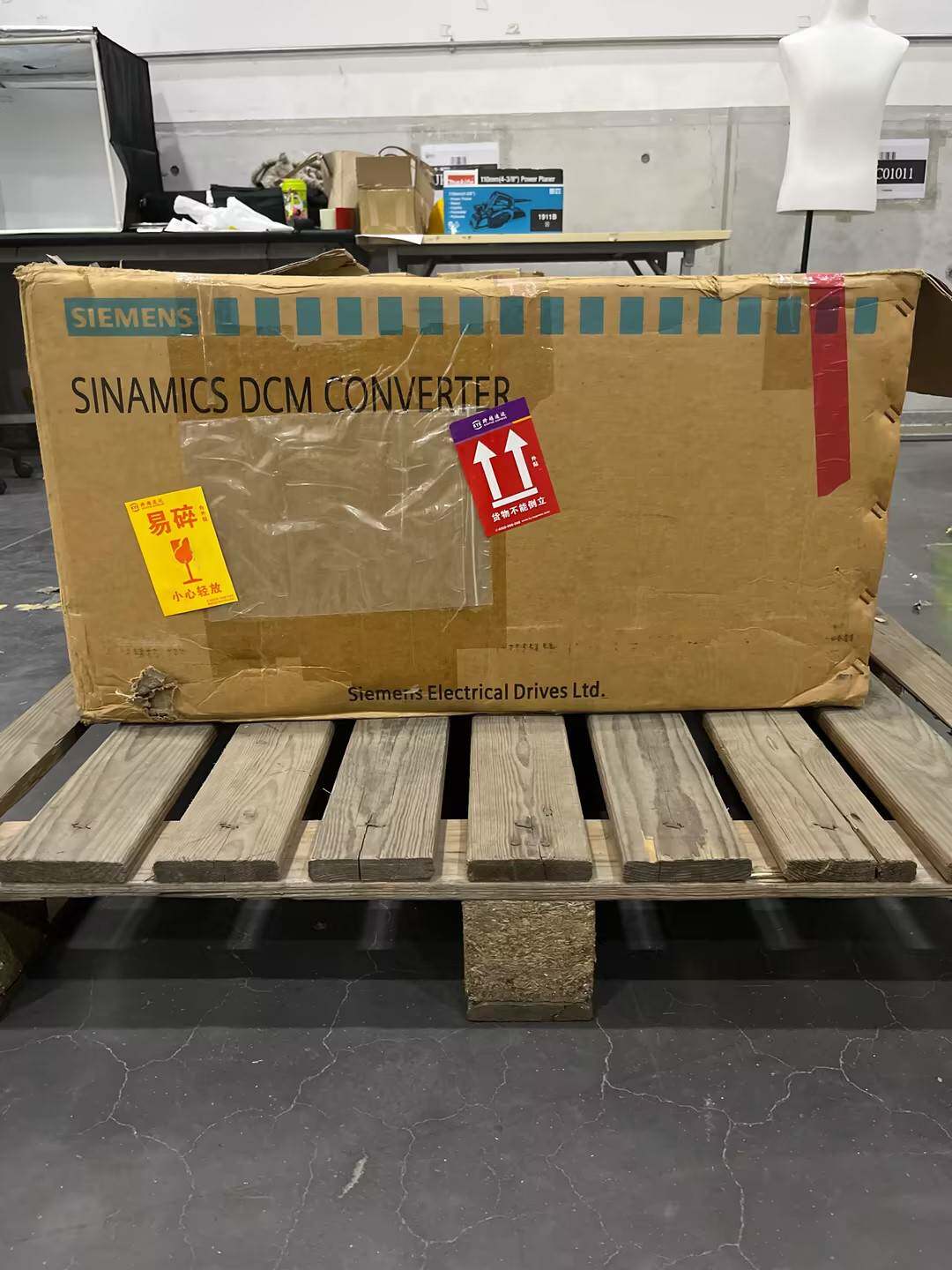 Siemens 6RA8081-6DV62-0AA0 SINAMICS DCM Преобразователь постоянного тока 6