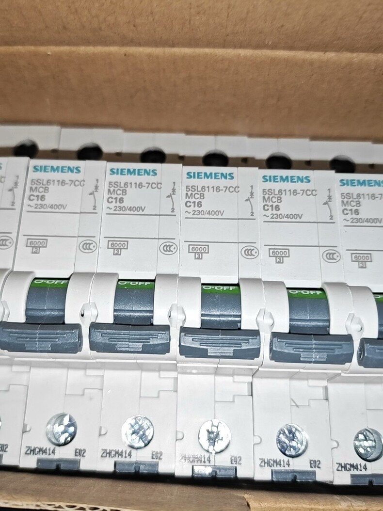 Siemens 5SL6116-7CC 5SL Модульный автоматический выключатель 4