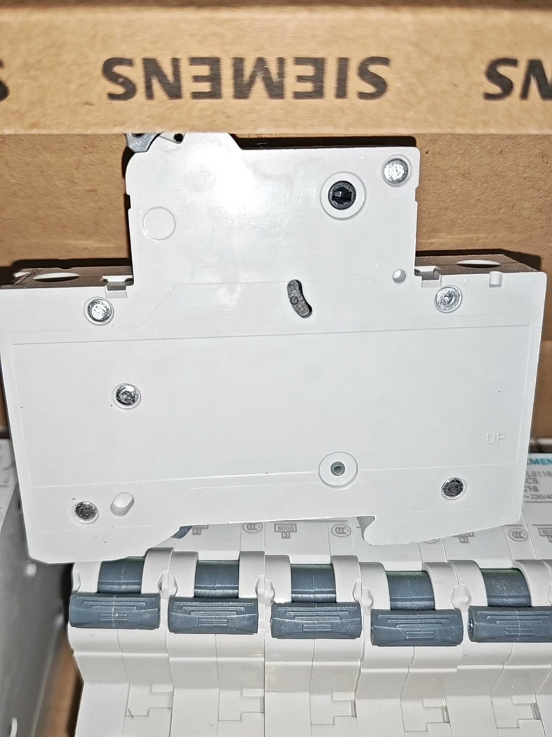 Siemens 5SL6116-7CC 5SL Модульный автоматический выключатель 6