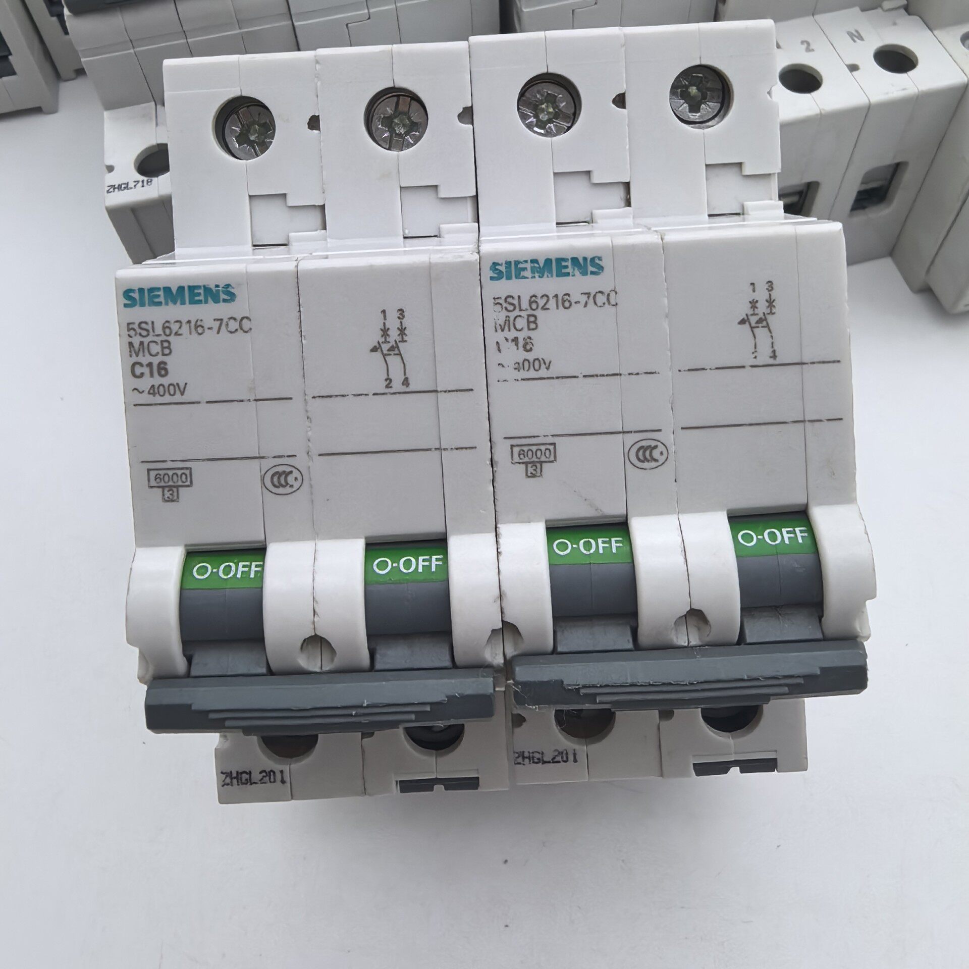 Siemens 5SL6216-7CC 5SL Модульный автоматический выключатель 2