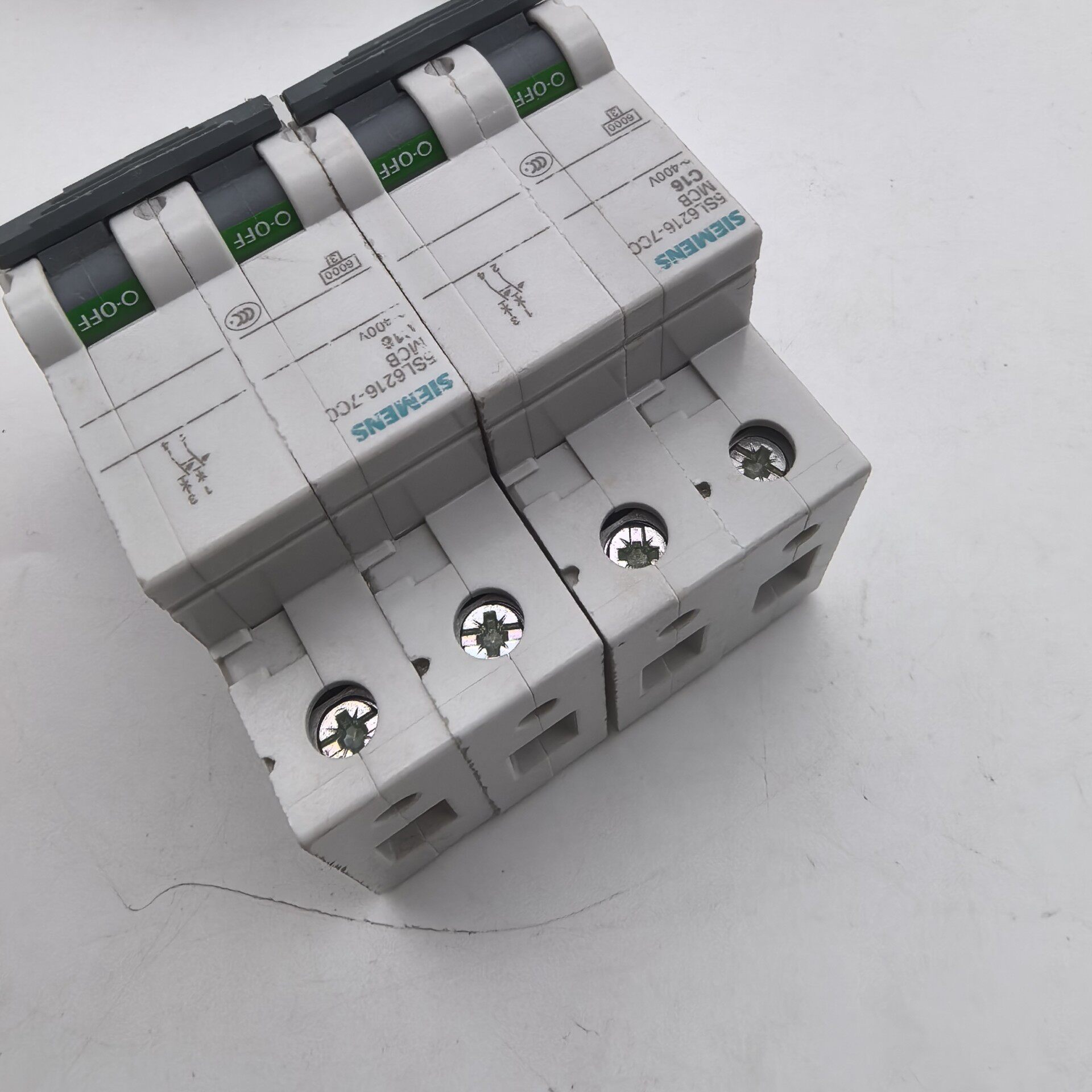 Siemens 5SL6216-7CC 5SL Модульный автоматический выключатель 3